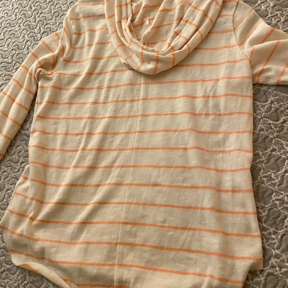 VS PINK hoodie size SMALL - Picture 4 of 4
